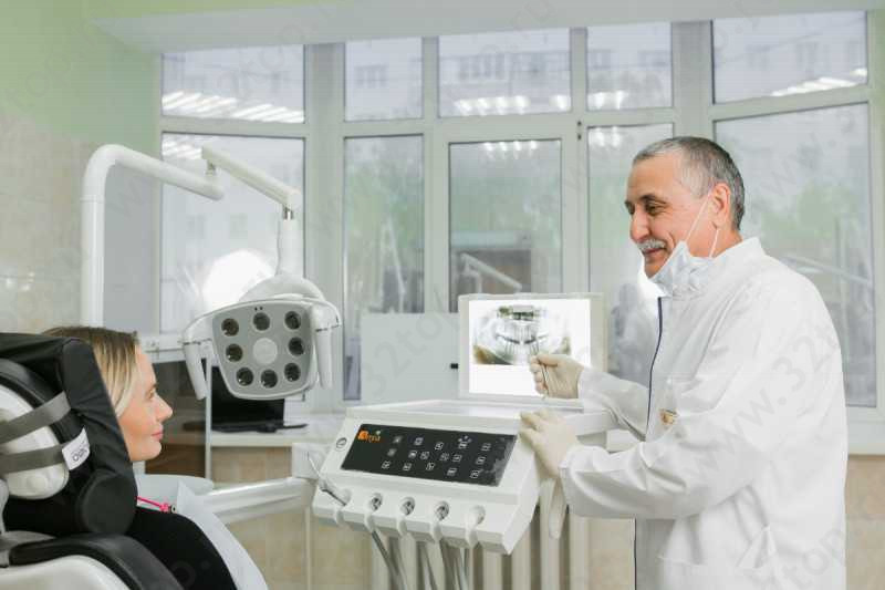 Стоматологическая клиника ДАНТИСТ-ИМПЛАНТОЛОГ на Коммунистической 48а